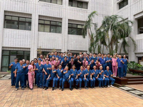 台中群英黃馨慧醫師參與美容外科醫學會與慈濟醫院舉辦的模擬手術課程